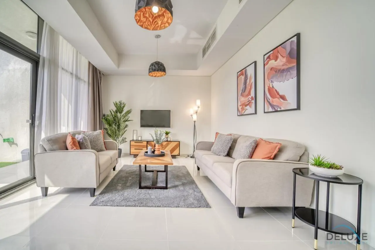 Flawless 3Br Townhouse With Assistant'S Room At Damac Hills 2 By Deluxe Holiday Homes Ντουμπάι Διαμέρισμα