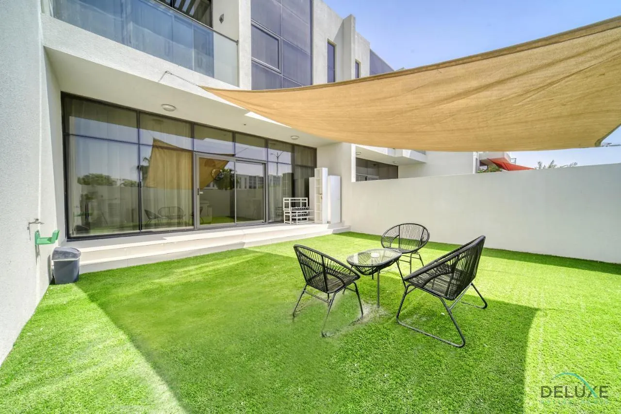 Flawless 3Br Townhouse With Assistant'S Room At Damac Hills 2 By Deluxe Holiday Homes Ντουμπάι