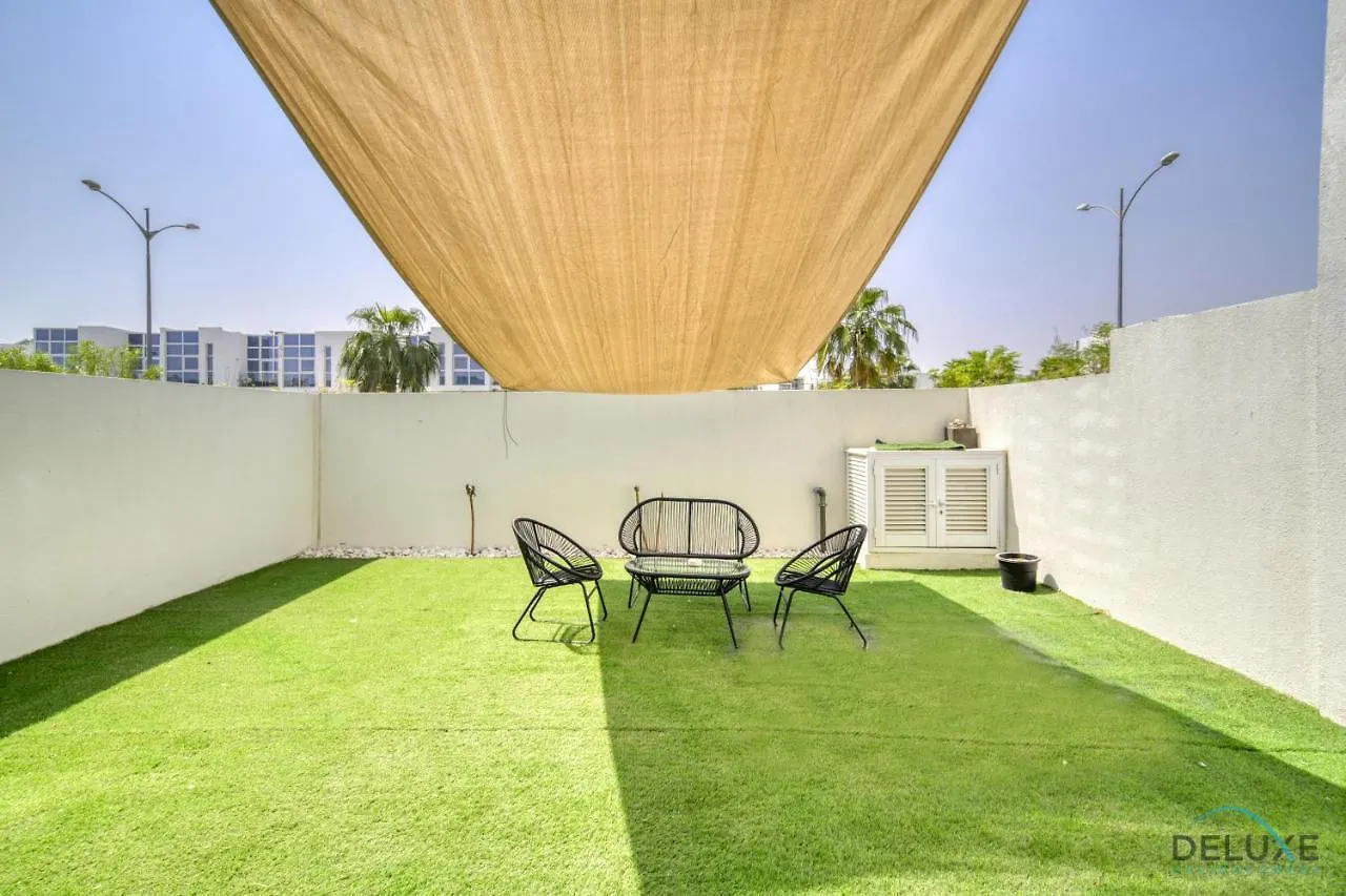 Διαμέρισμα Flawless 3Br Townhouse With Assistant'S Room At Damac Hills 2 By Deluxe Holiday Homes Ντουμπάι Ηνωμένα Αραβικά Εμιράτα