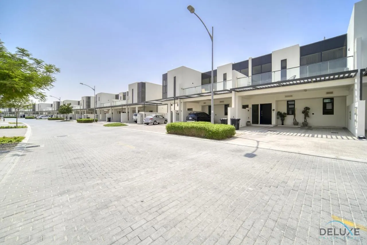 Διαμέρισμα Flawless 3Br Townhouse With Assistant'S Room At Damac Hills 2 By Deluxe Holiday Homes Ντουμπάι